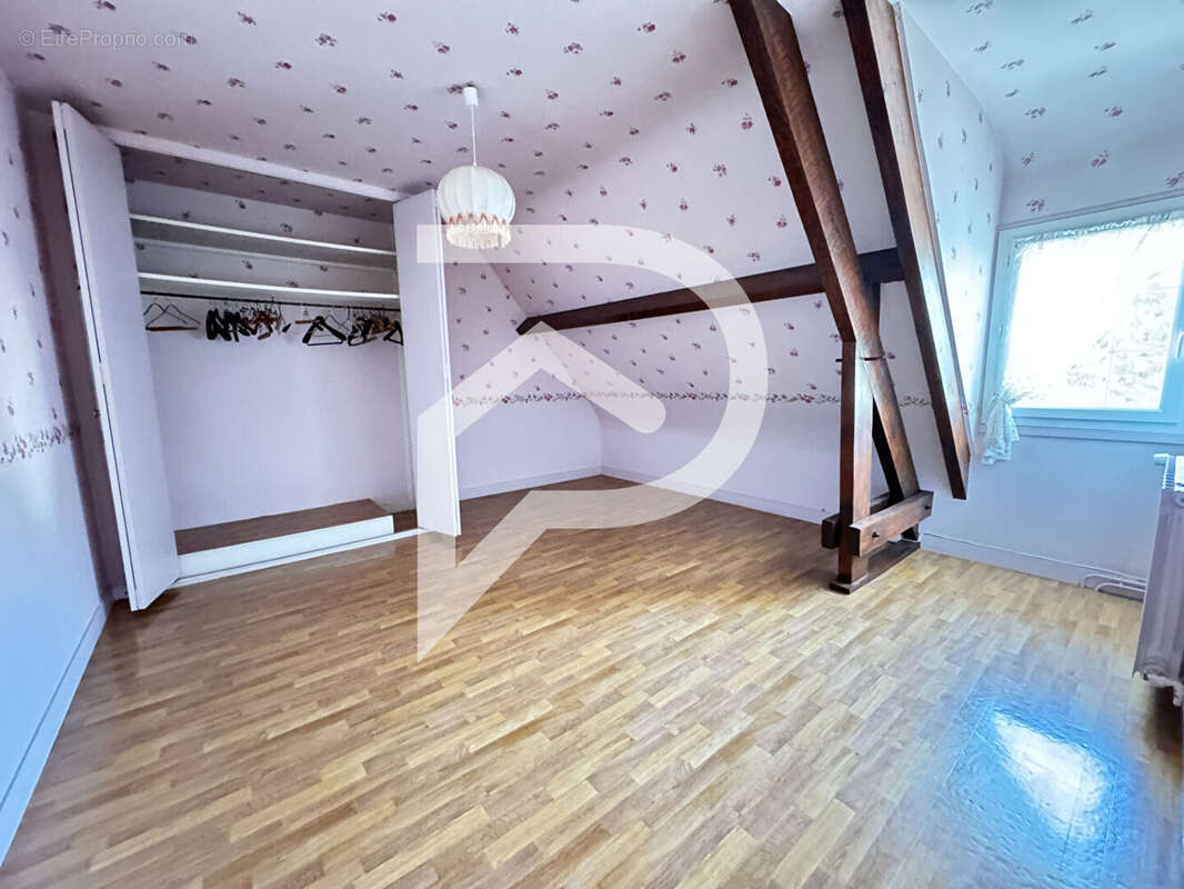 Maison à MEZIERES-SUR-SEINE