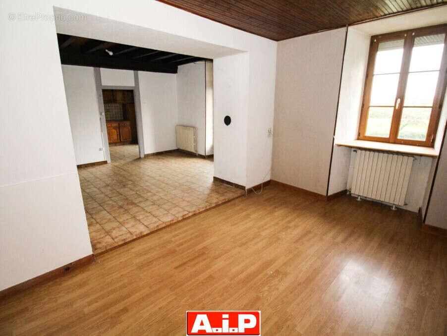 Maison à MONCOUTANT