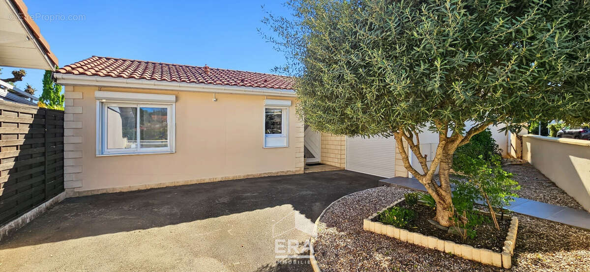 Maison à BLANQUEFORT