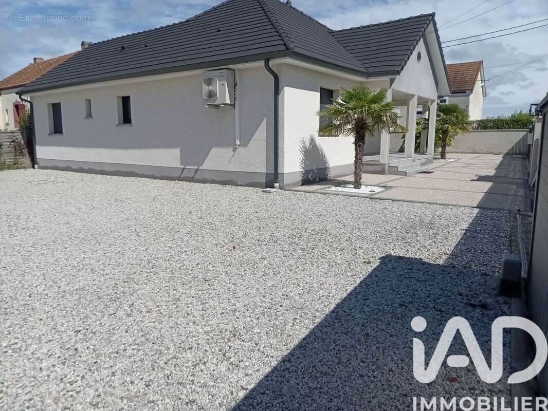 Photo 2 - Maison à CIRY-LE-NOBLE