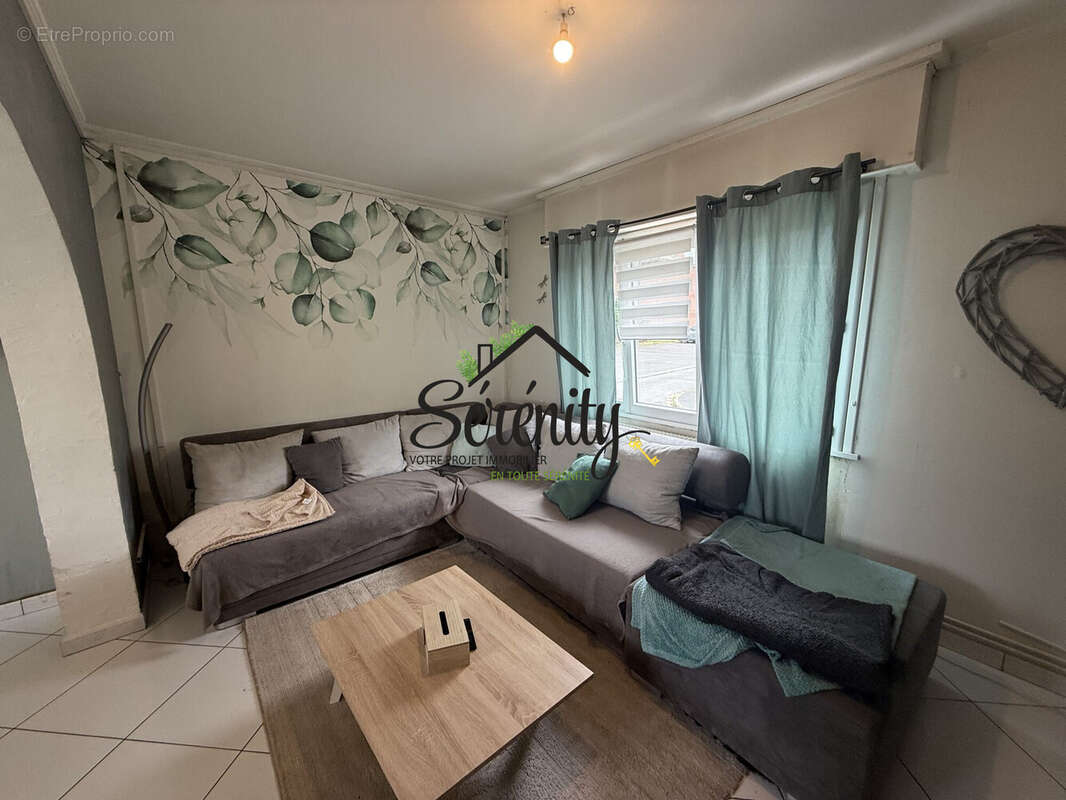 Maison à DOUCHY-LES-MINES