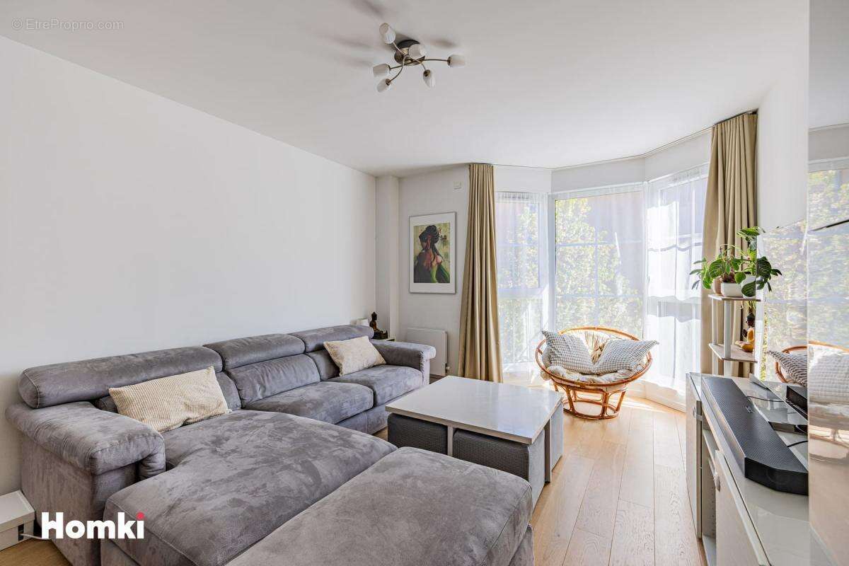 Appartement T3 de 66 m² à Puteaux 92800, Passage Voltaire - photo 2