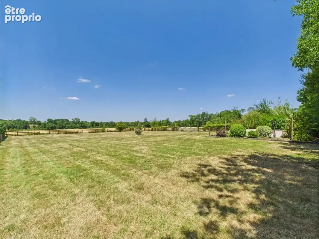 Belle demeure ancienne avec maison d'amis et 4 hectares - photo 2