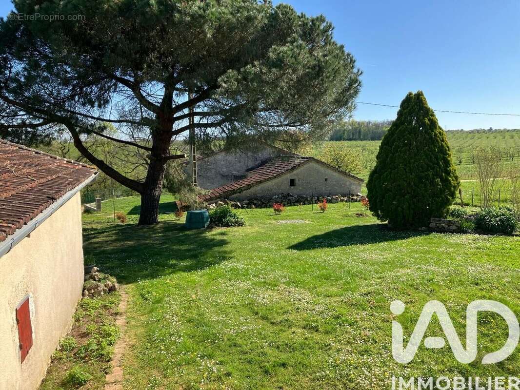 Maison 214 m² à Sainte-Colombe-De-Villeneuve  - photo 4