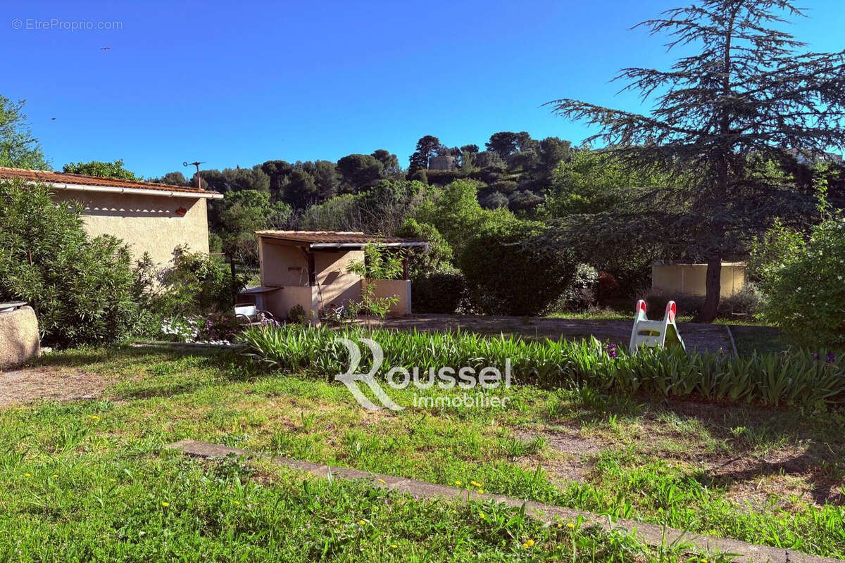 Maison à POUSSAN