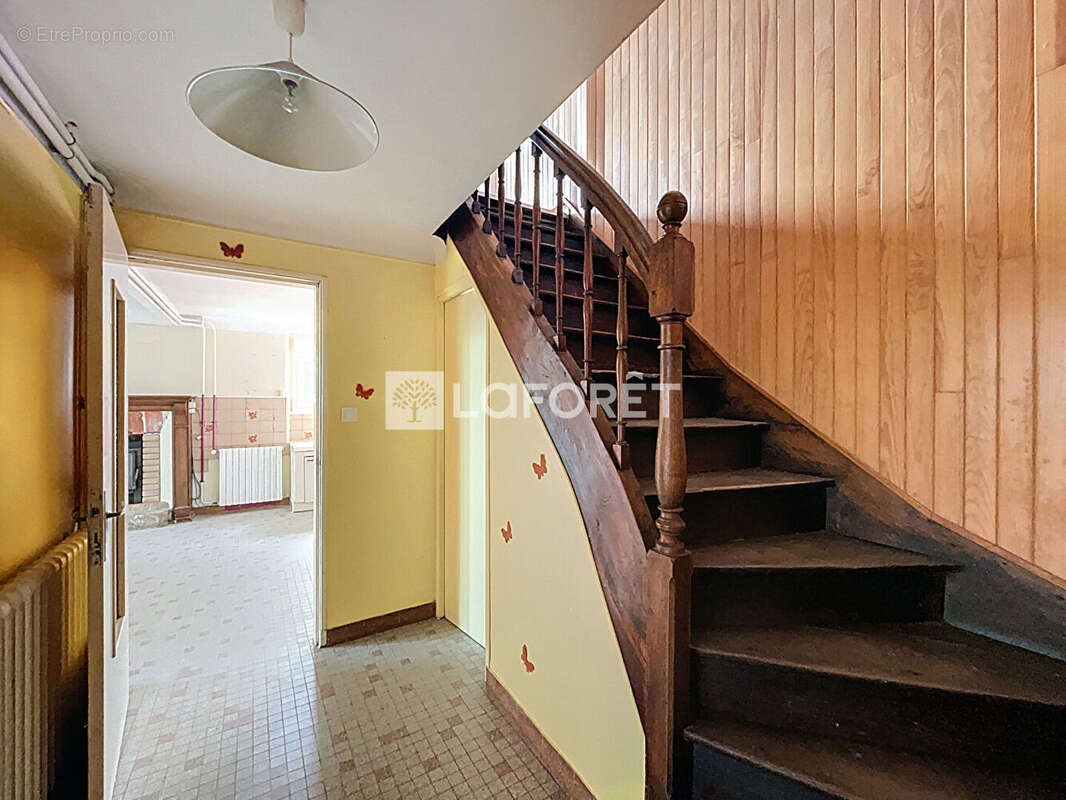 Maison à BAINS-SUR-OUST