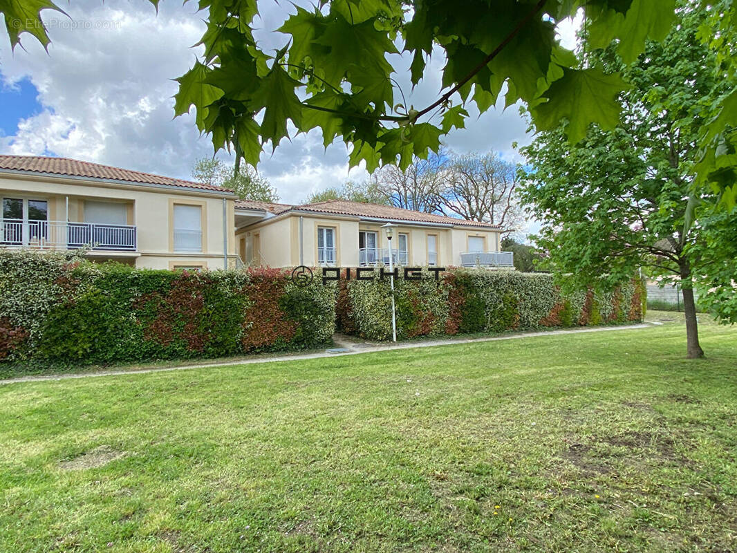 Appartement à SAINT-QUENTIN-DE-BARON