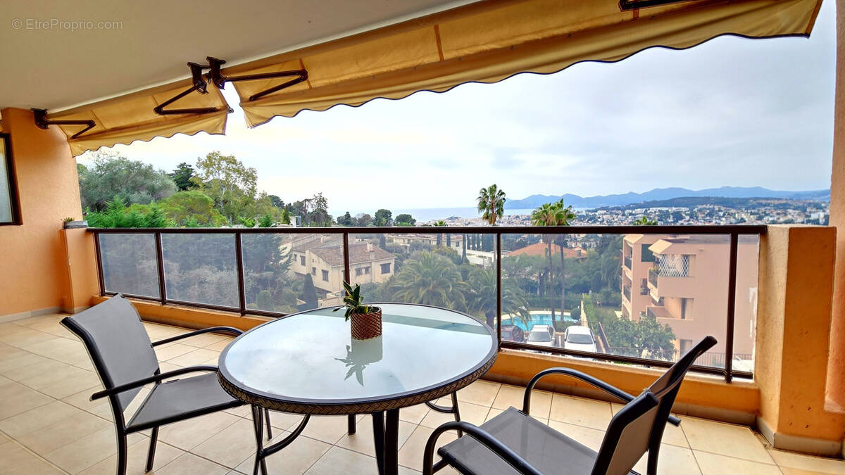 Appartement à LE CANNET