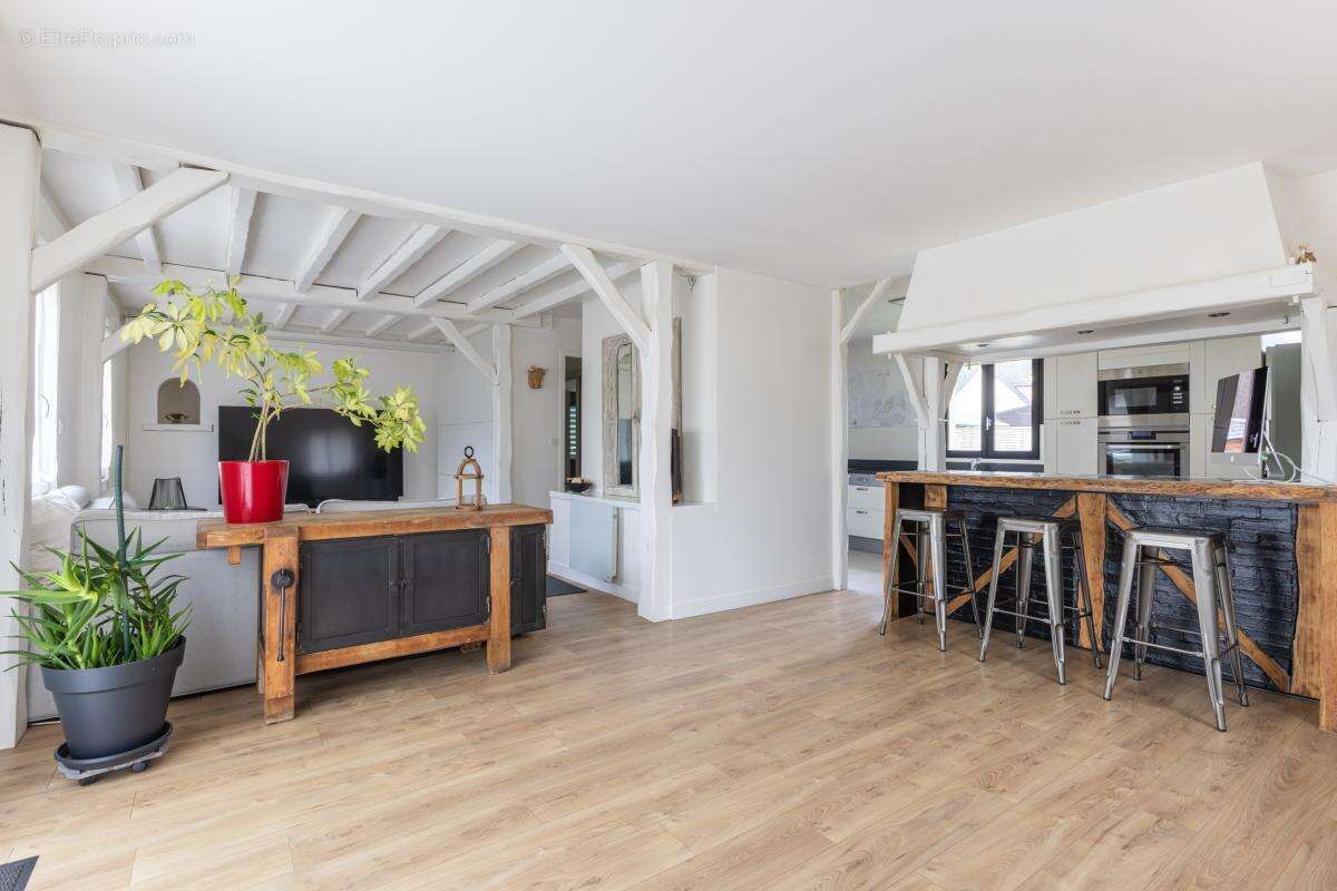 Maison à MORTEFONTAINE-EN-THELLE