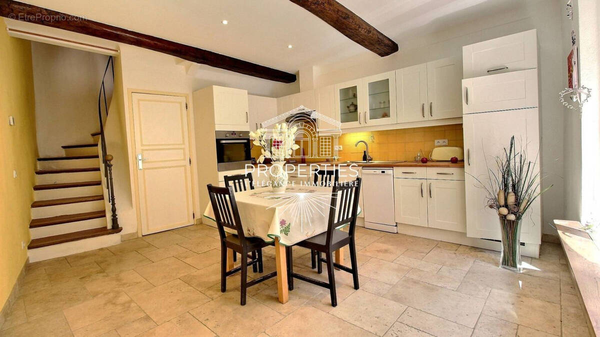 Maison à BORMES-LES-MIMOSAS