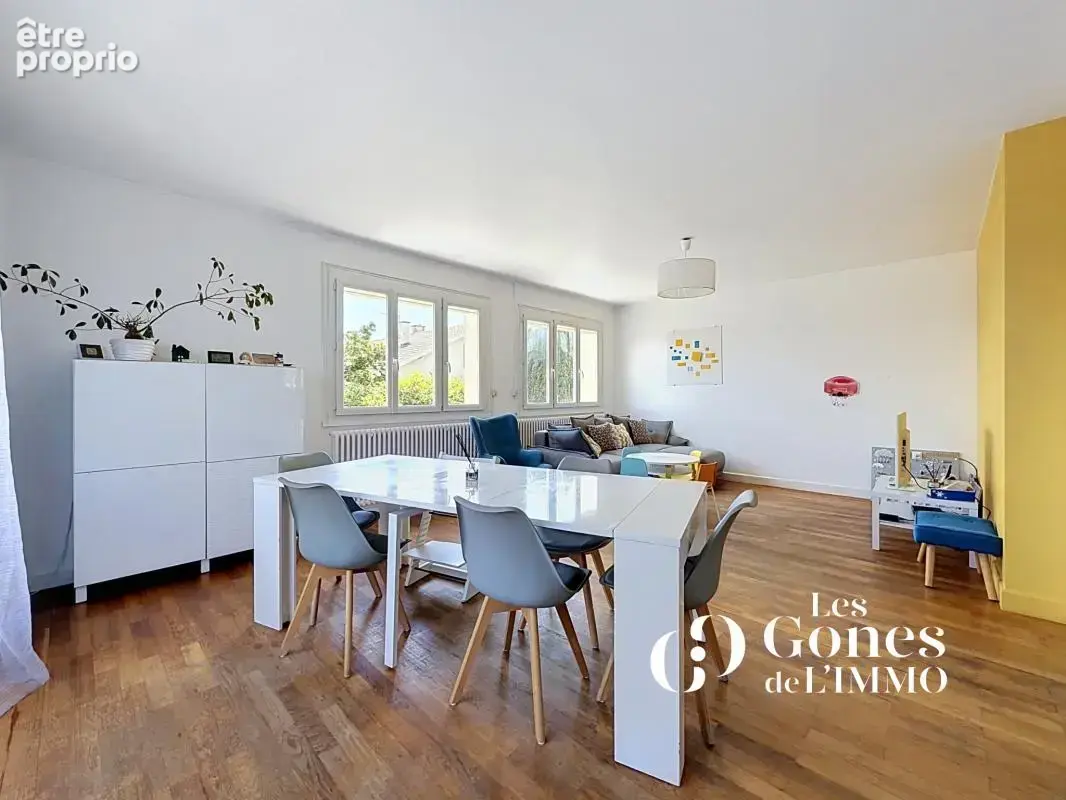 Craponne - villa 6 chambres - 287 m2 - jardin- garage - photo 2