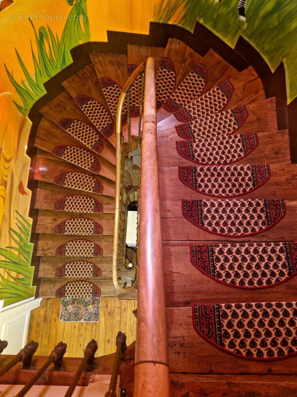 Maison de caractère restaurée avec jardin et garage - photo 16