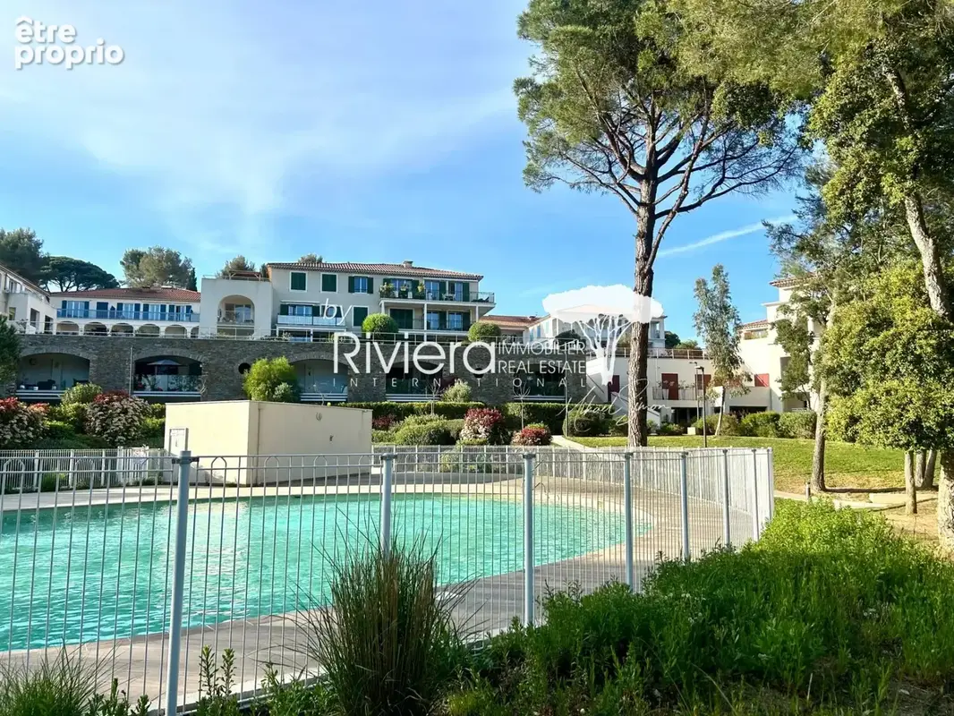 T4 dernier etage avec piscine et double box ! - photo 3