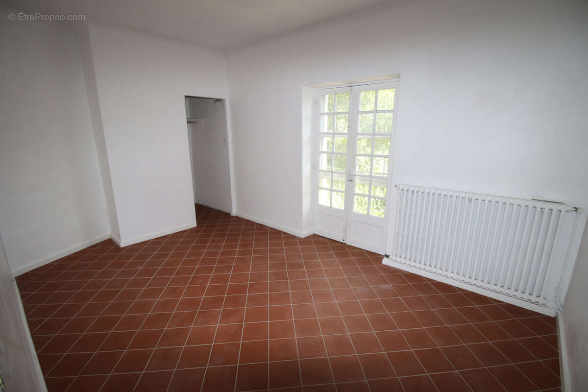 Maison à FONTVIEILLE