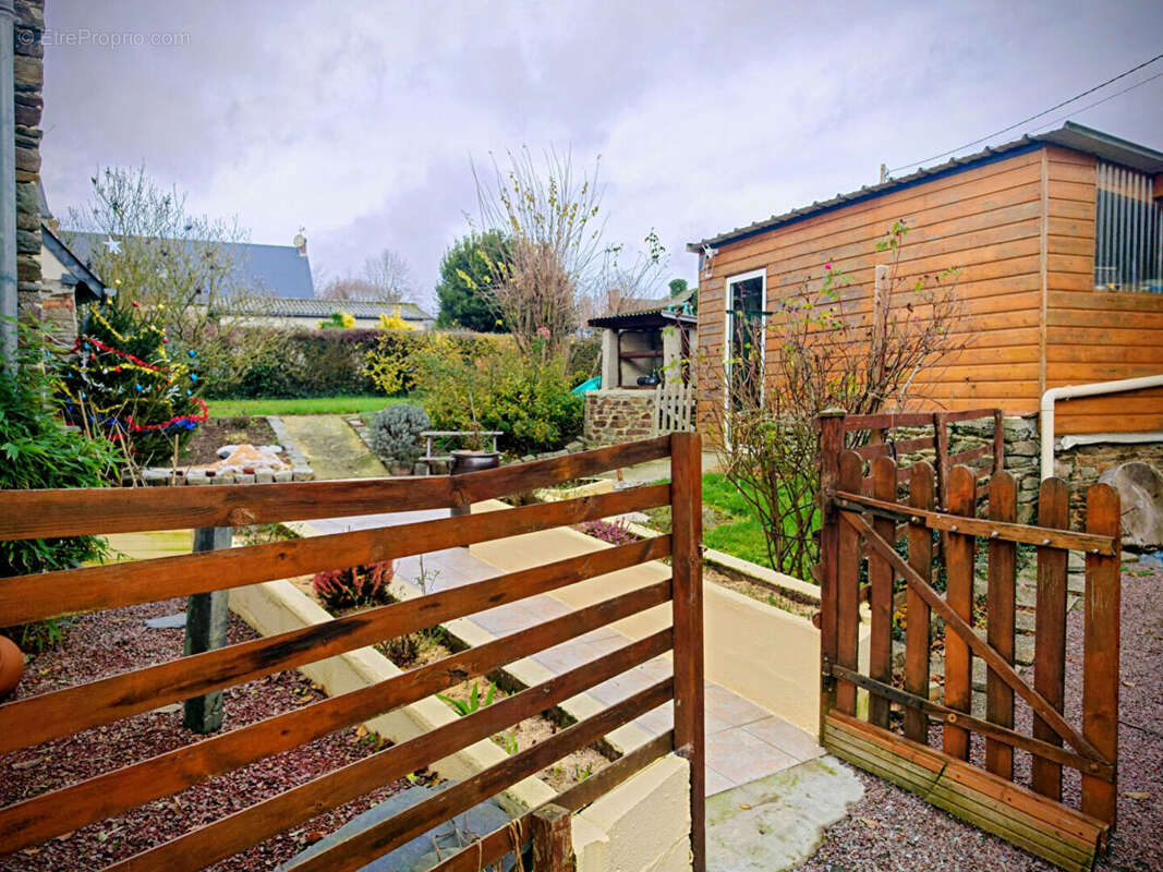 Maison à CONDE-SUR-NOIREAU