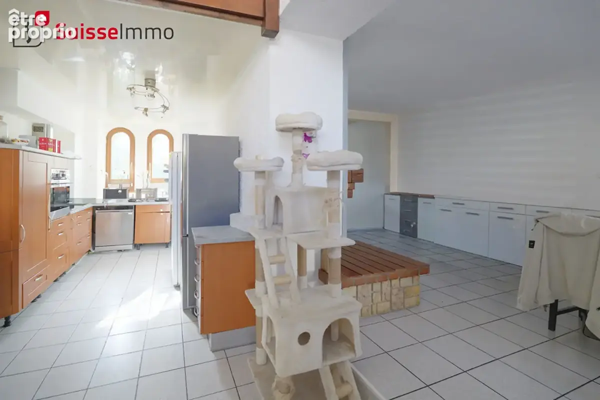 Murs + appartement T5 (+ possibilité fonds restaurant + Licence 4 ) - photo 18