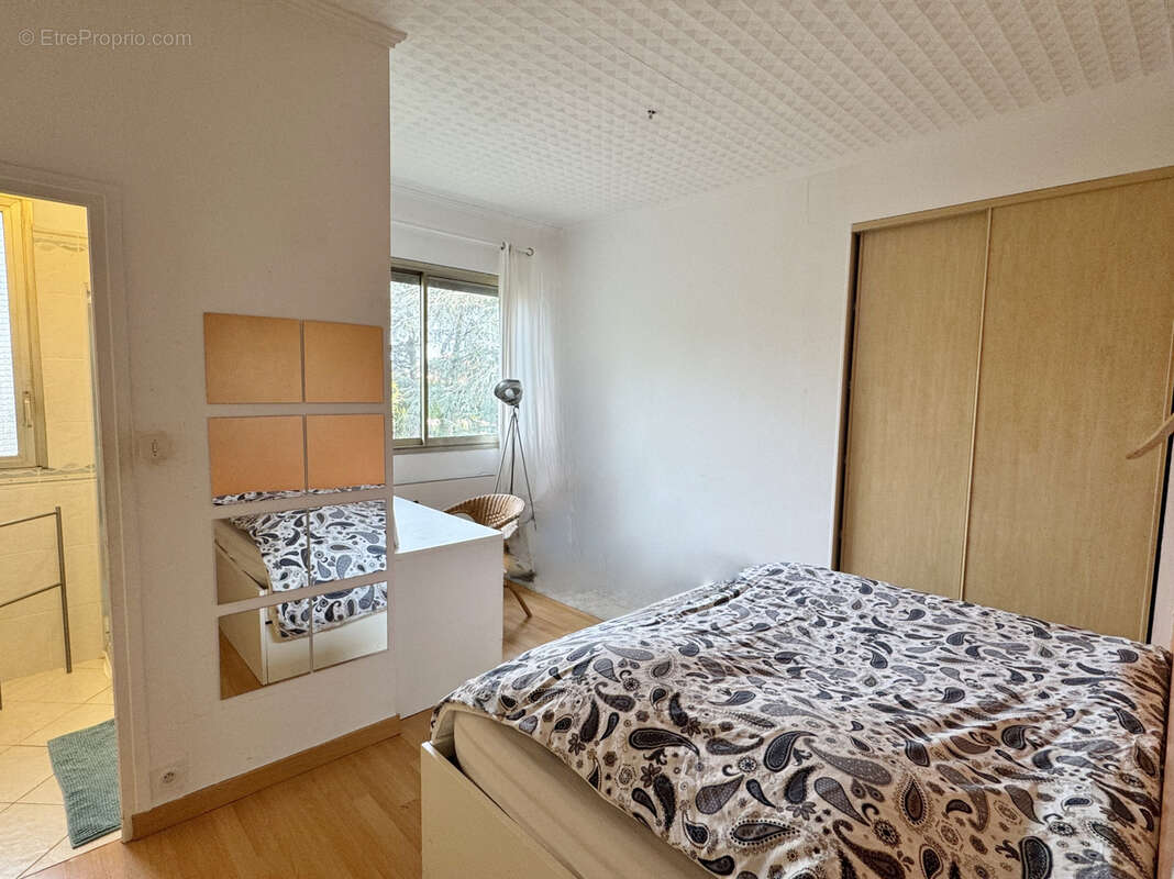 Maison à GREZIEU-LA-VARENNE