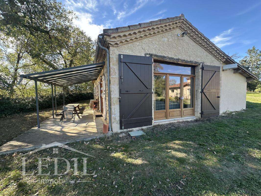 Propriété et dépendances sur parc - photo 6
