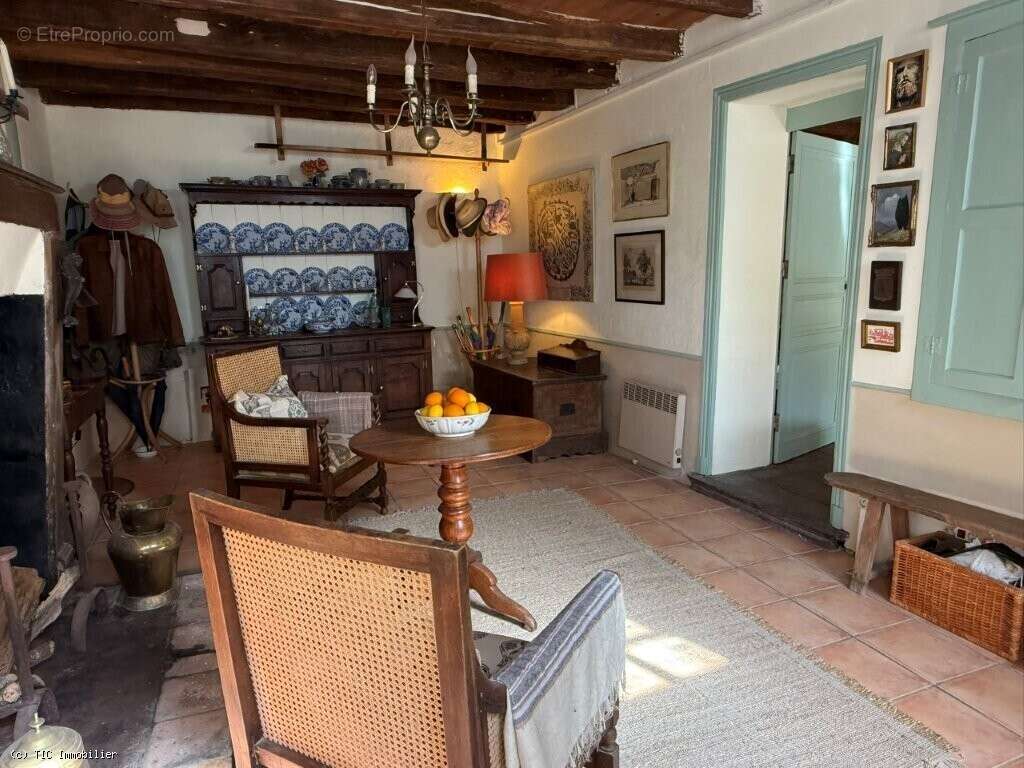 Maison à CHAMPAGNE-MOUTON