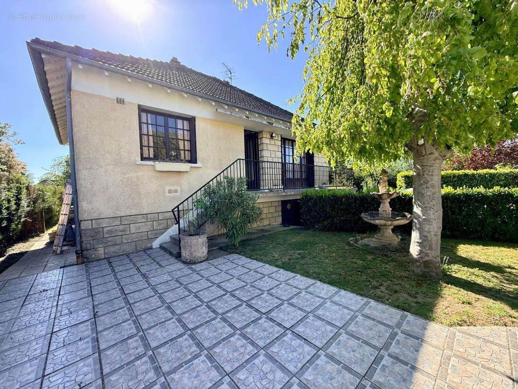 Maison à MAROLLES-EN-HUREPOIX