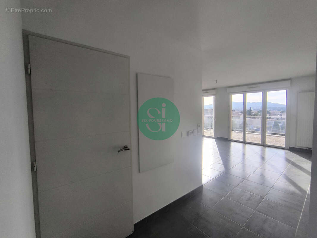 Exclusivite - elegant t3 avec terrasse, box - six fours les plages - photo 13