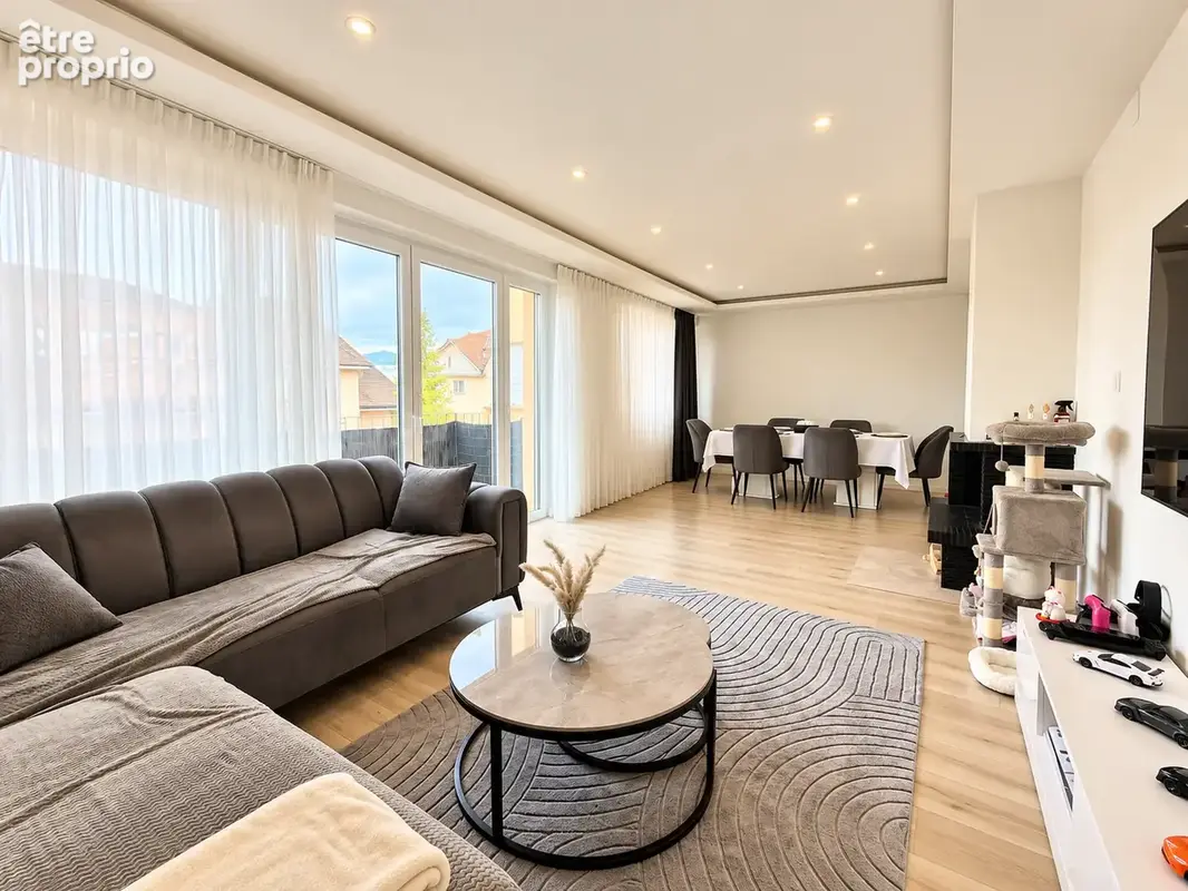 Appartement 4 pièces rénové 103 m2 balcon, ascenseur et parking - photo 1