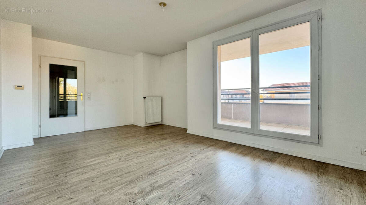 Appartement à SAINT-PIERRE-DU-PERRAY