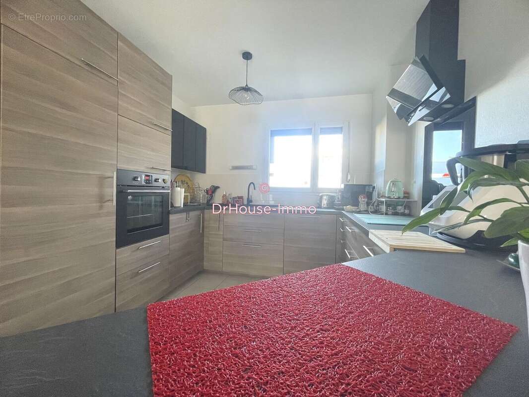 Maison à LA SALVETAT-SAINT-GILLES