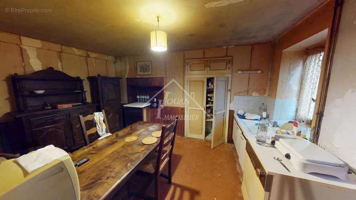 Maison à BELLENAVES