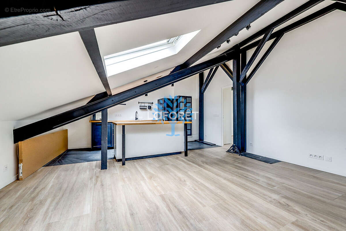 Appartement à PARIS-20E