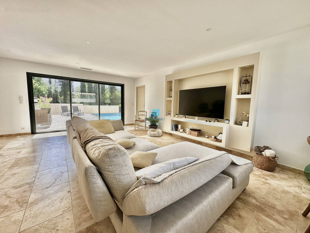 Maison à L&#039;ISLE-SUR-LA-SORGUE