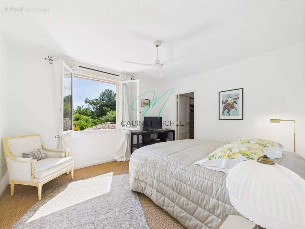 Maison à ROQUEFORT-LES-PINS