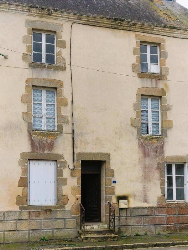 Maison à MEZANGERS