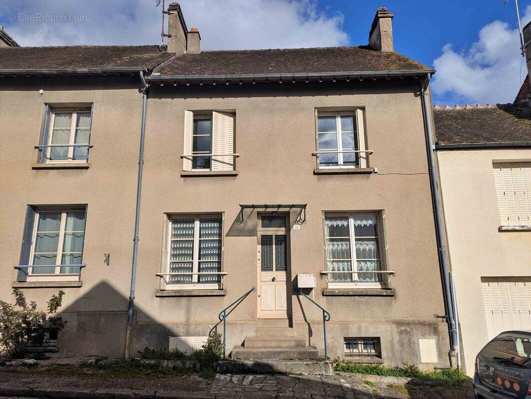 Maison à vendre à Coulanges sur Yonne - Maison à COULANGES-SUR-YONNE