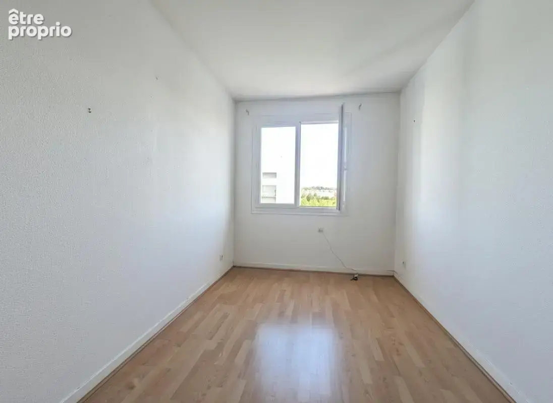 Appartement lumineux de 88 m² avec balcon, ascenseur et vue dégagée - photo 8
