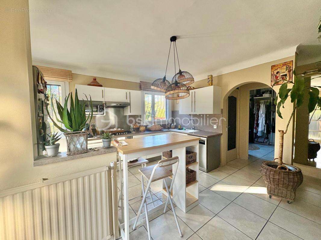 Maison à TOURRETTES