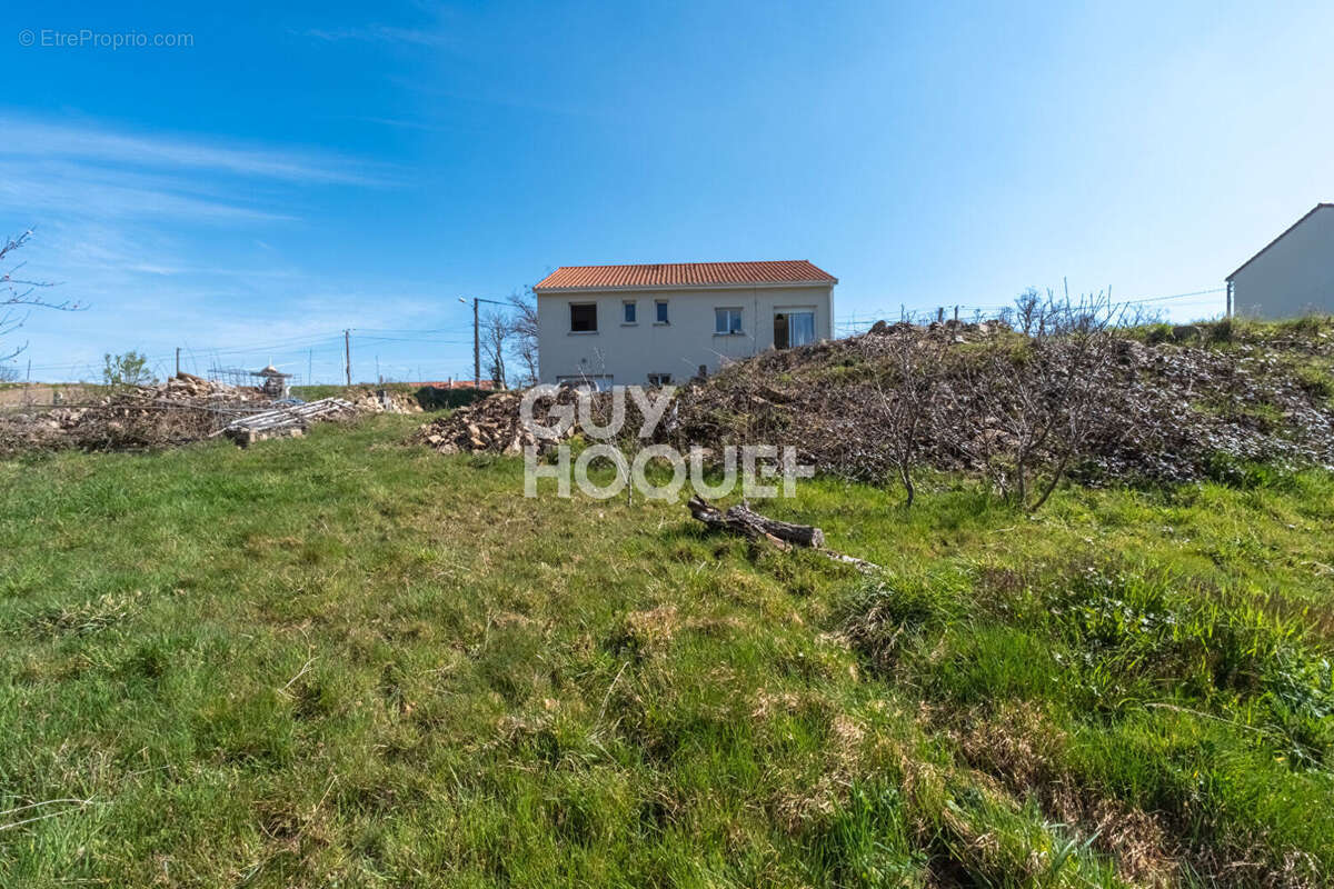 Maison à CHARBONNIERES-LES-VIEILLES