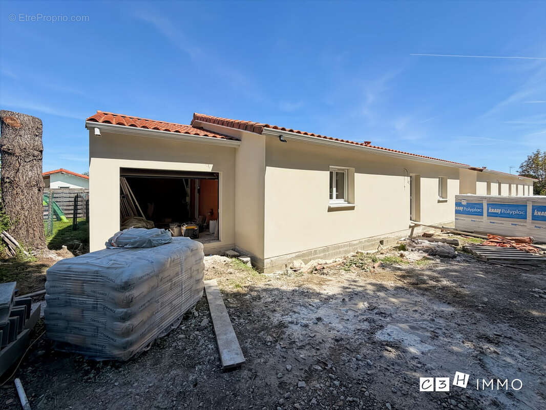 Maison à LONGAGES