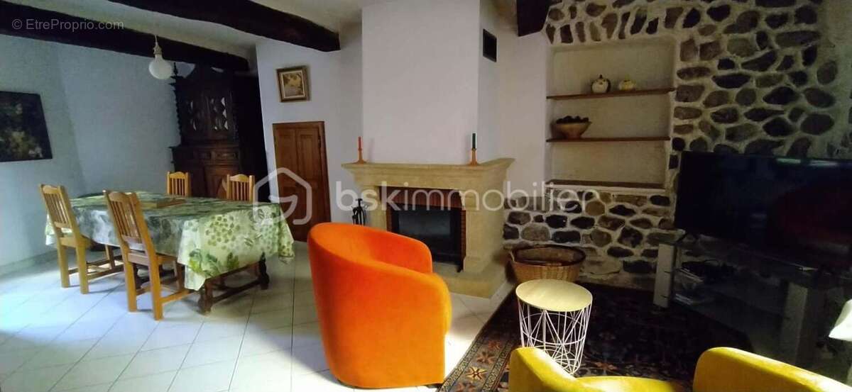 Maison de 100m² - 3 chambres - accès véhicule, cave 35m² - Cœur de THOARD - photo 3