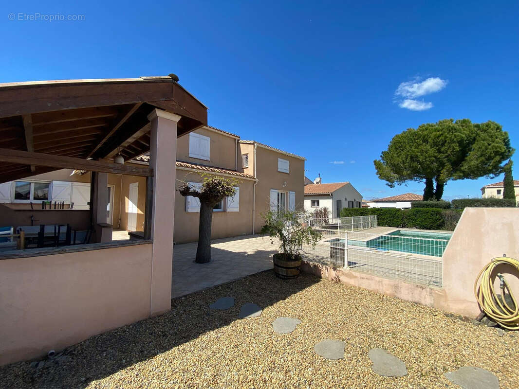 Maison à MOUSSAN