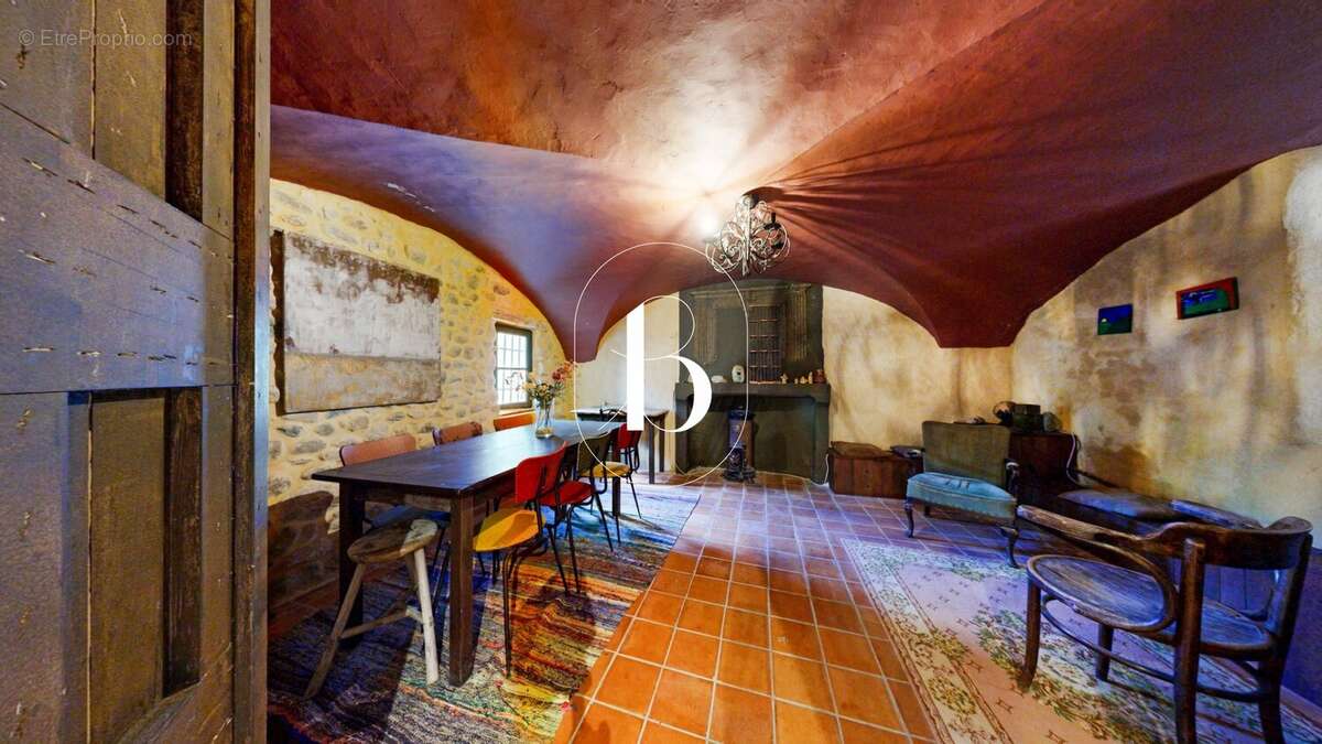 Maison à VEZENOBRES