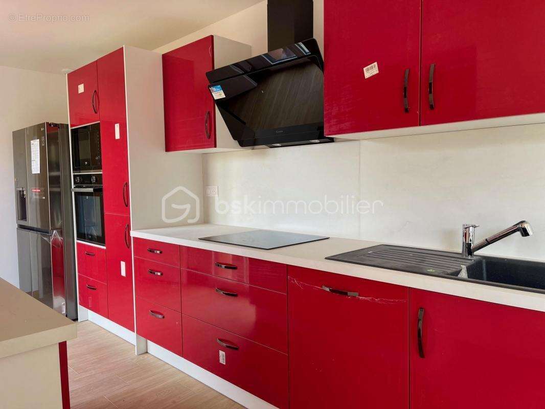  Maison Individuelle Spacieuse avec Potentiel d'Aménagement – ​​Un Bien Rare à Saisir ! - photo 2