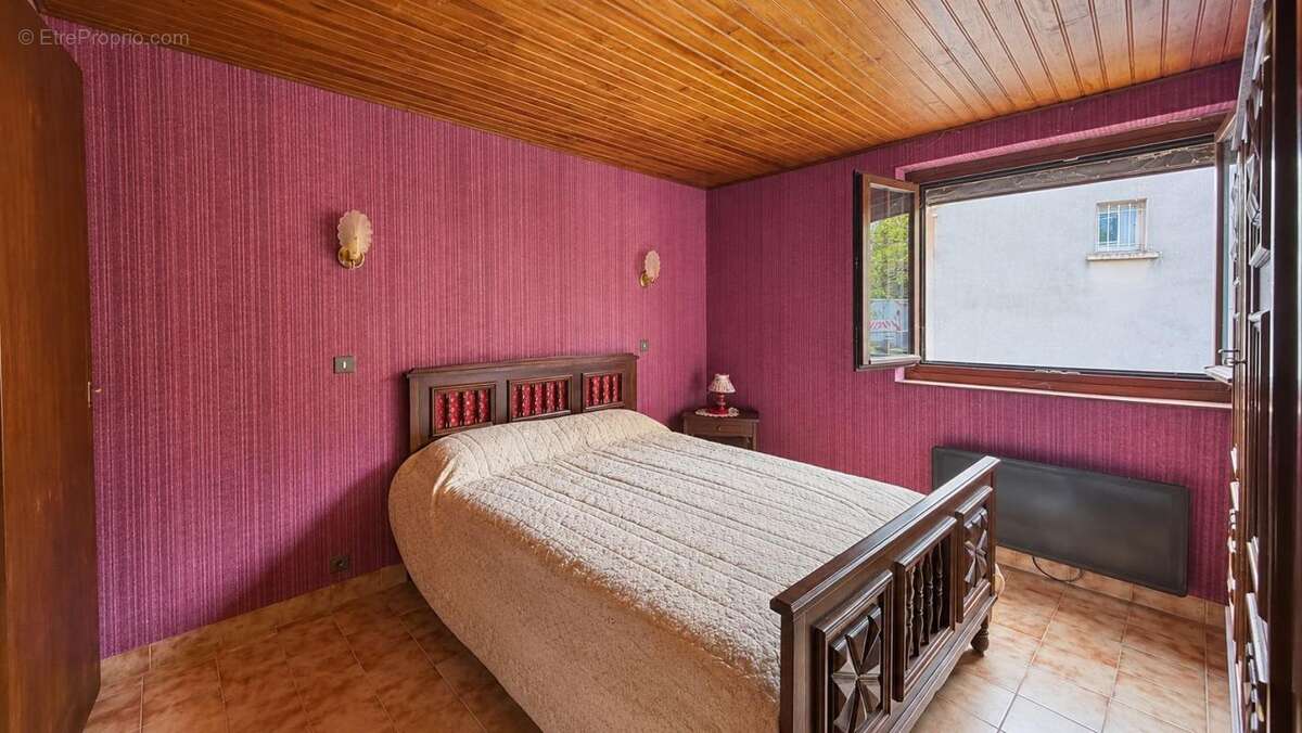 Maison à SAINT-CHRISTOPHE-VALLON