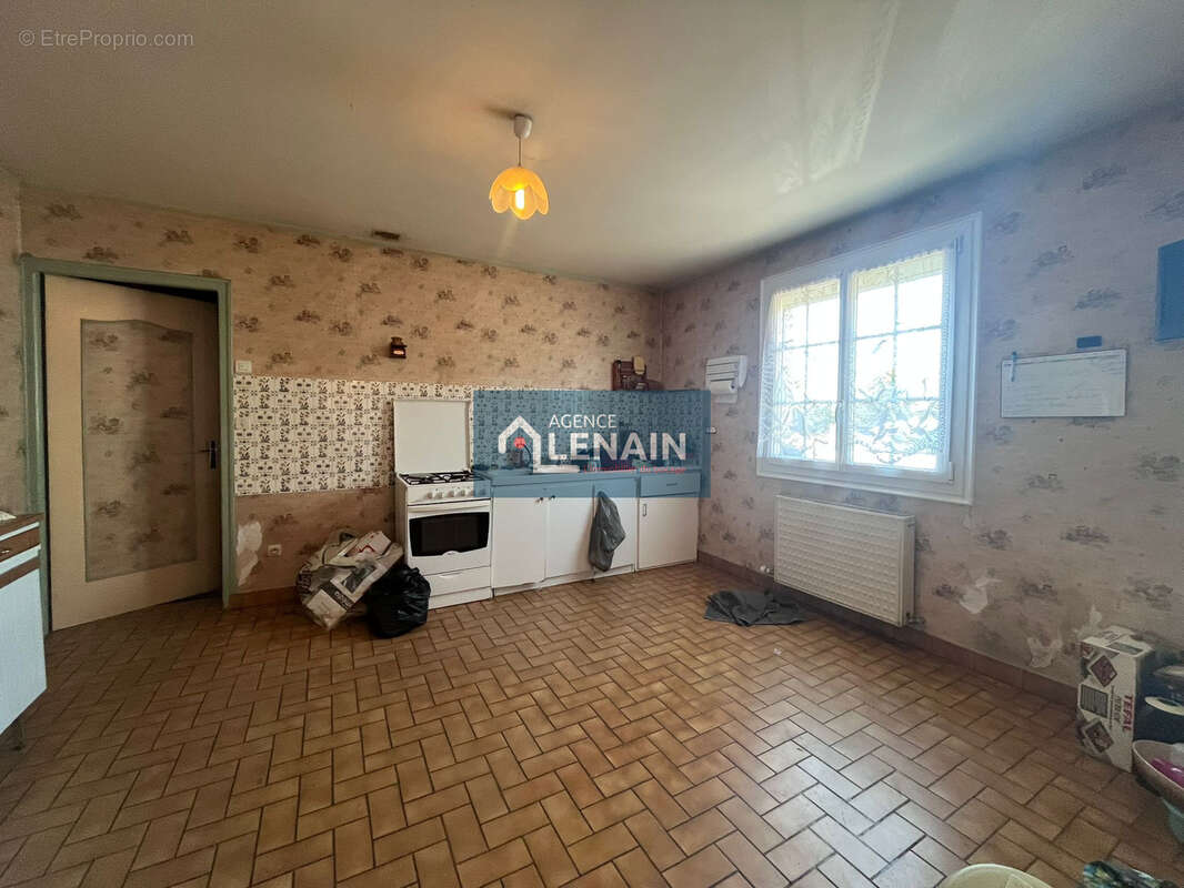Maison de plain-pied avec dépendance à Trémentines - photo 2