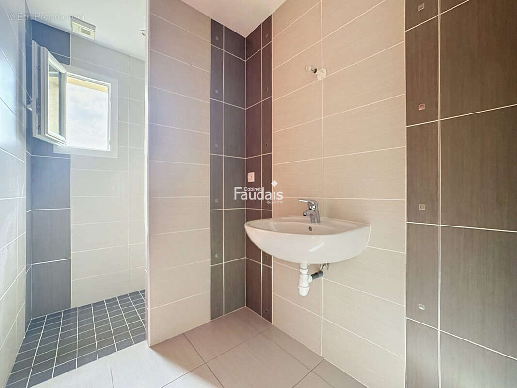 Maison 145 m² à Remilly-Sur-Lozon  - photo 9