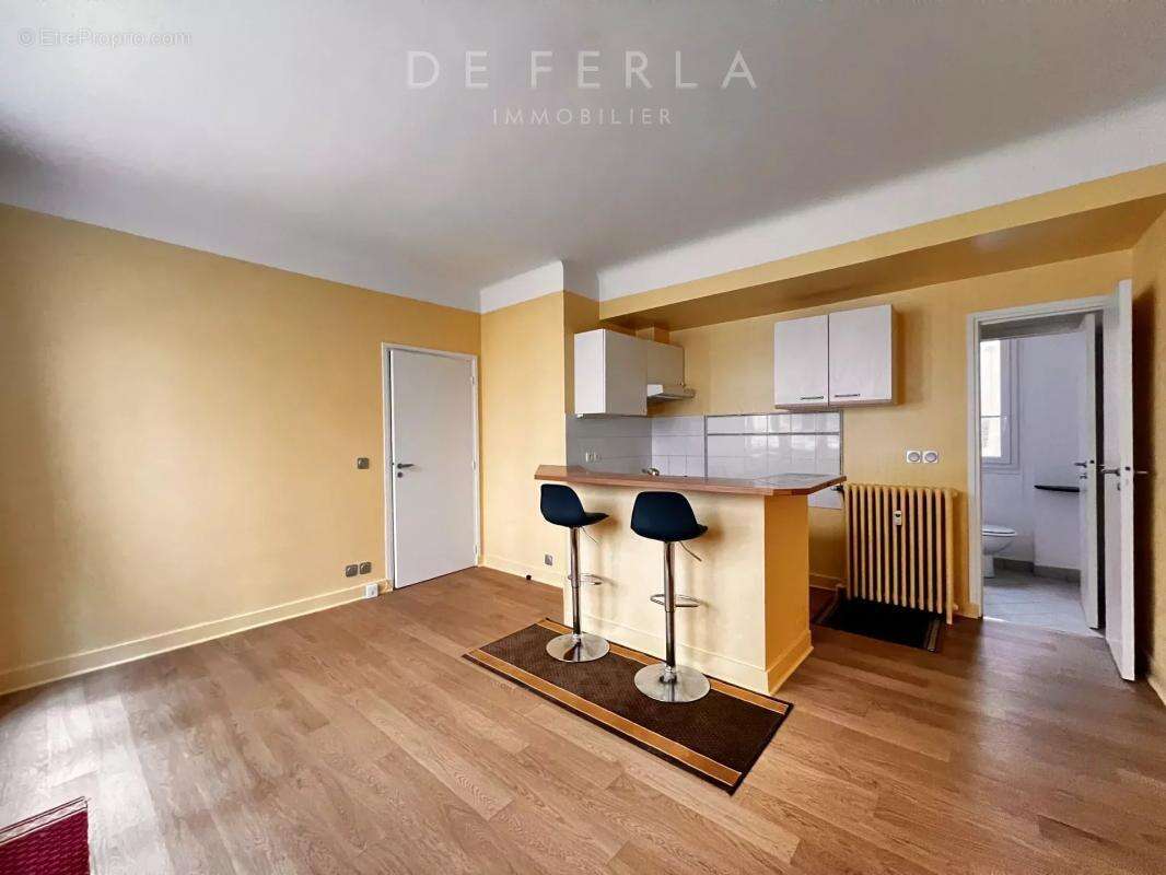 Appartement à PARIS-15E