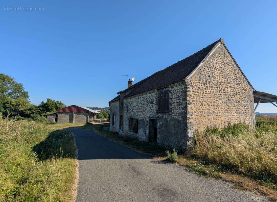 Propriété (corps de ferme) 360m2 au sol  à rénover - photo 2