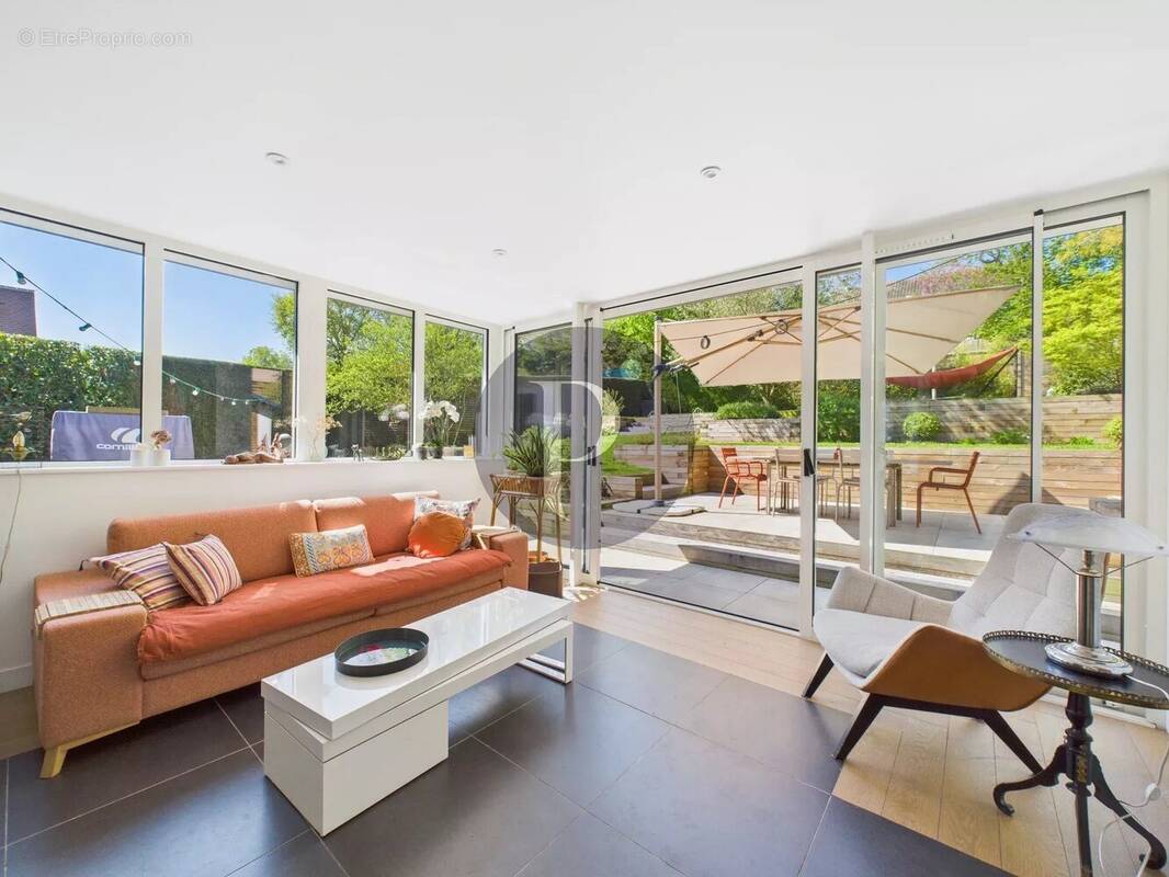 Maison à VERRIERES-LE-BUISSON