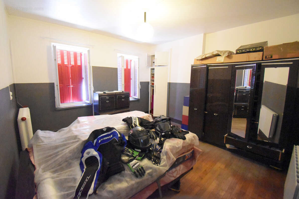 Maison à VILLENEUVE-SUR-ALLIER