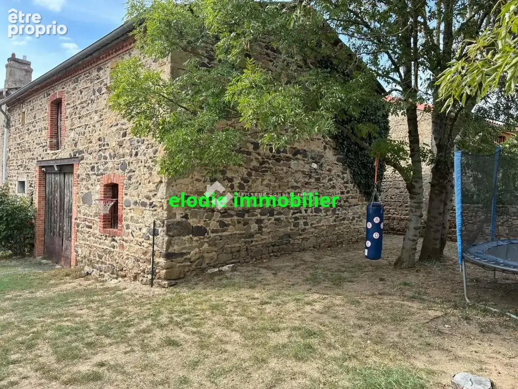 Maison 2 pièces 125 m² à vendre à Saint-Gervazy (63340) - photo 3
